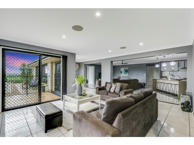 22 Parkway Drive, Highfields QLD 4352