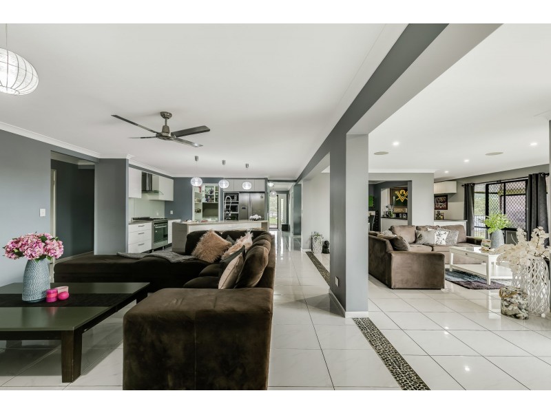 22 Parkway Drive, Highfields QLD 4352