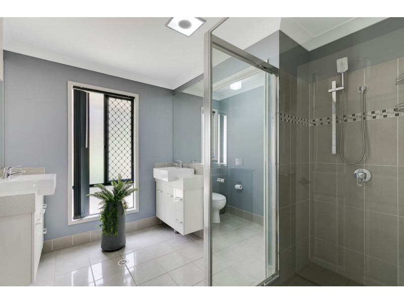 22 Parkway Drive, Highfields QLD 4352