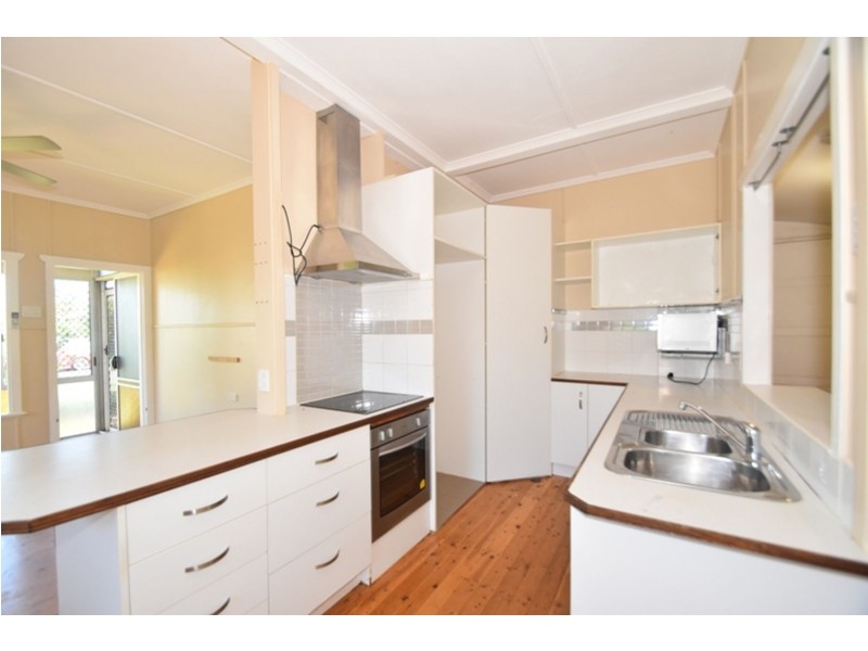 42 Tara Street, Wilsonton QLD 4350