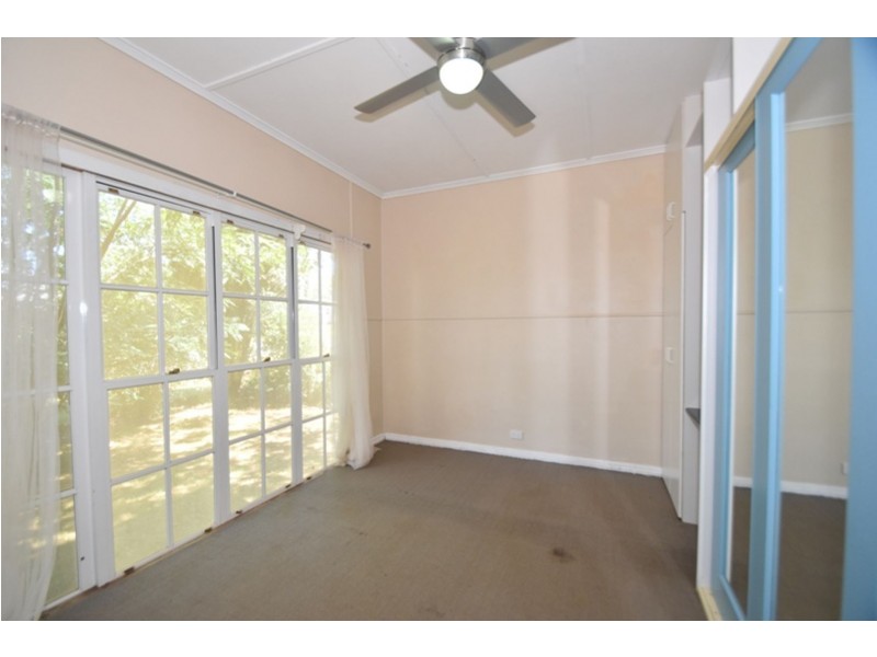 42 Tara Street, Wilsonton QLD 4350
