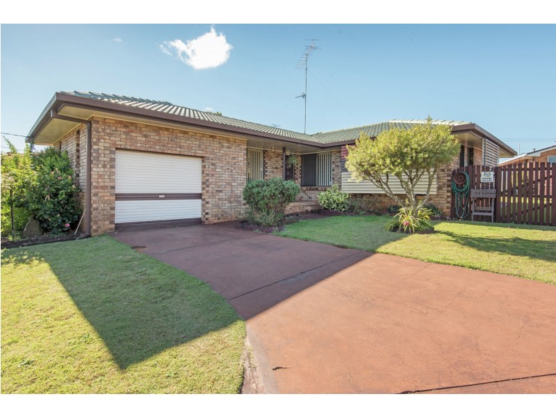 376 Hume Street, Centenary Heights QLD 4350