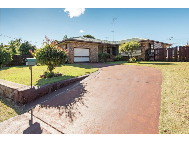 376 Hume Street, Centenary Heights QLD 4350