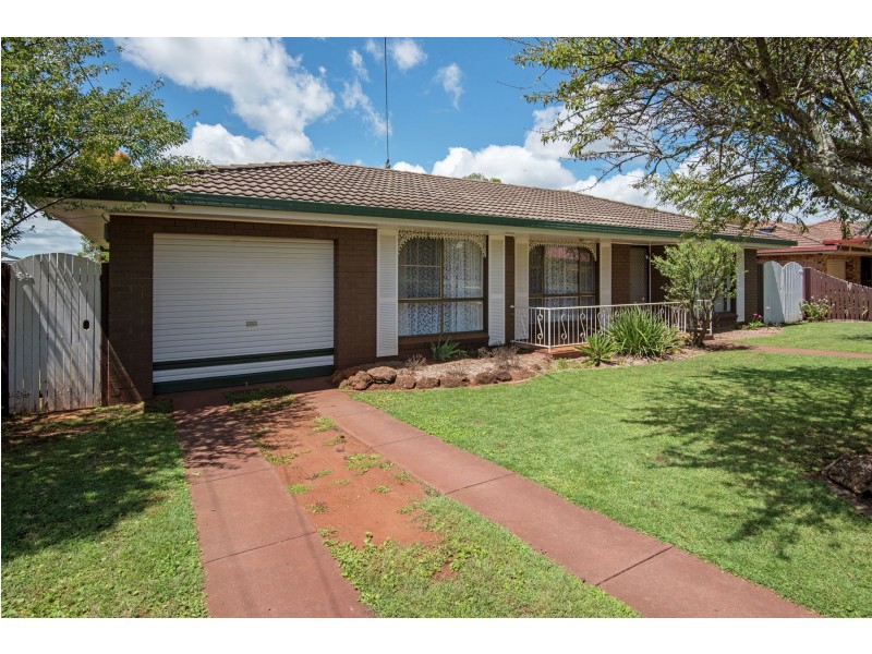 6 Magnolia Street, Centenary Heights QLD 4350
