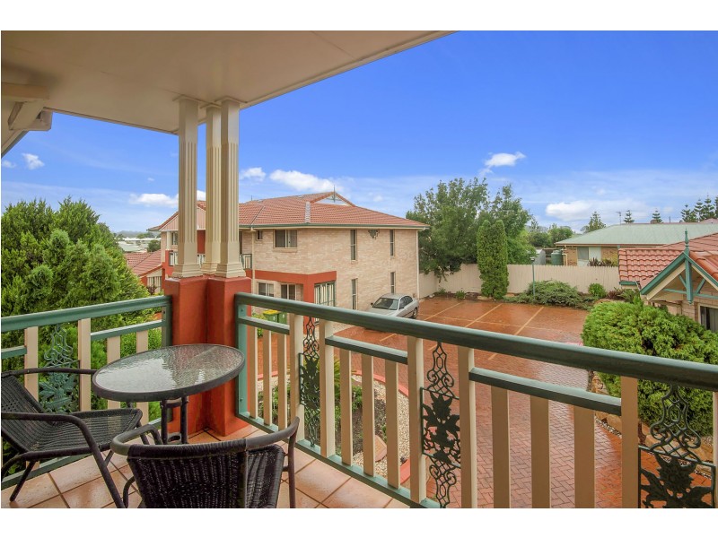 9/484 West Street, Kearneys Spring QLD 4350
