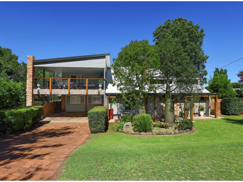 25 Tourist Road, East Toowoomba QLD 4350