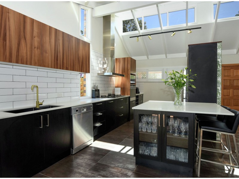 25 Tourist Road, East Toowoomba QLD 4350