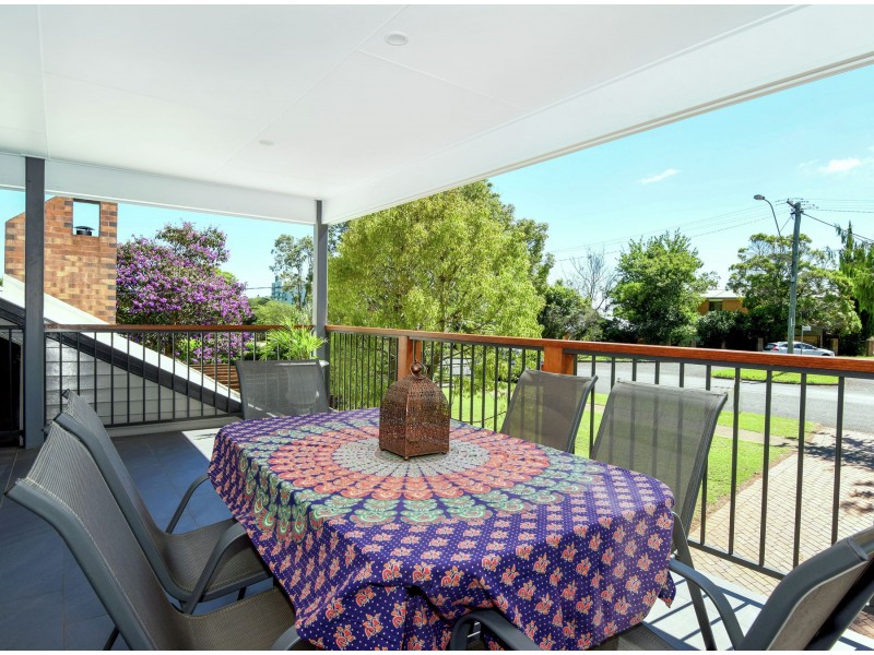 25 Tourist Road, East Toowoomba QLD 4350