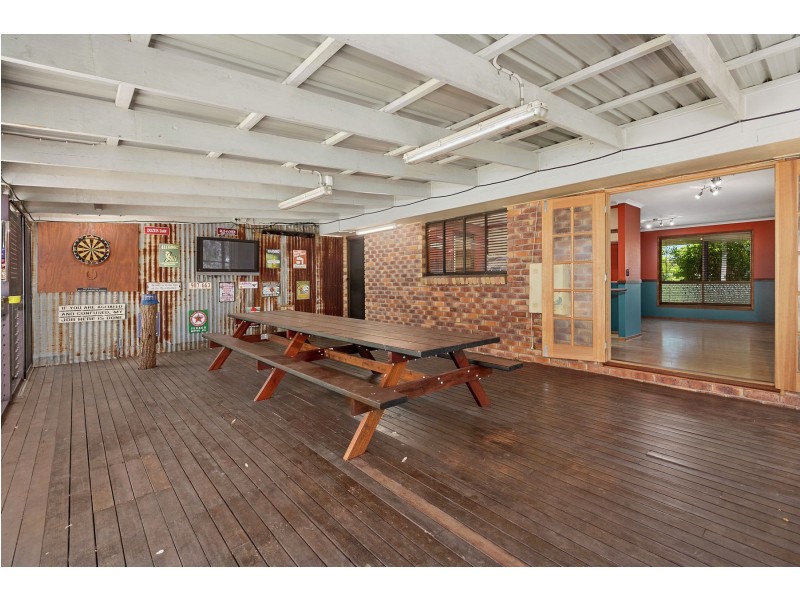 4 Edward Street, Goombungee QLD 4354