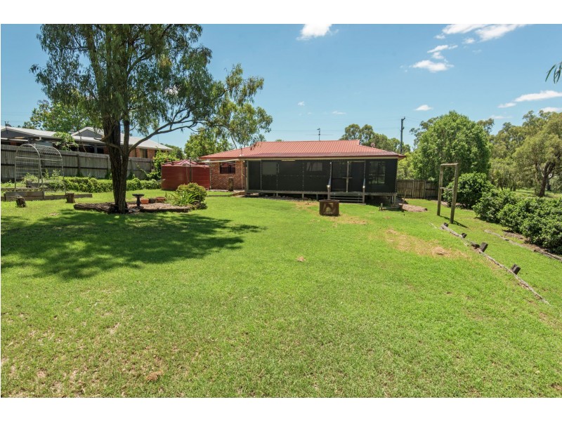 4 Edward Street, Goombungee QLD 4354