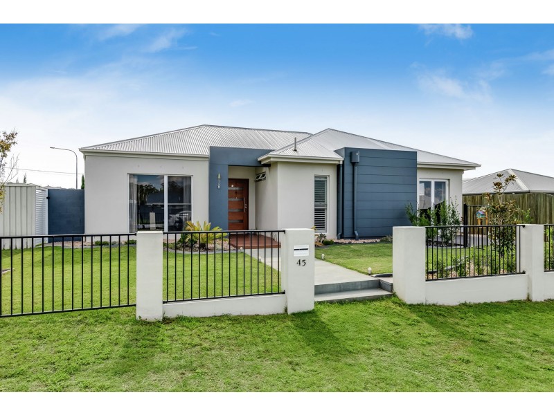 45 Pugh Street, Middle Ridge QLD 4350