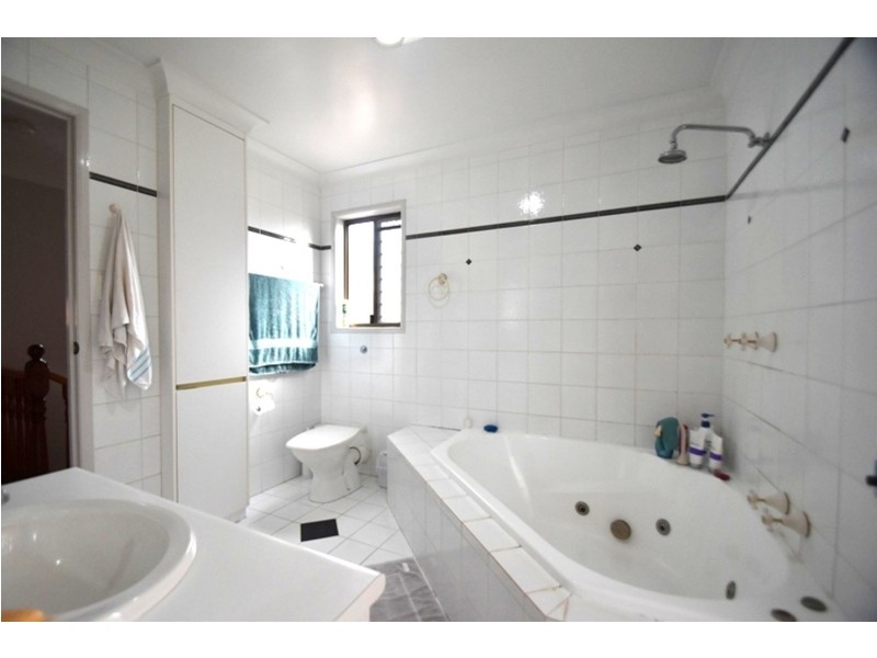 2/1 Broadfoot Street, Kearneys Spring QLD 4350