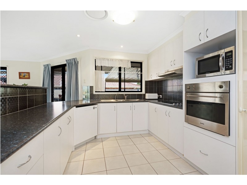 18 Sinclair Street, Wyreema QLD 4352