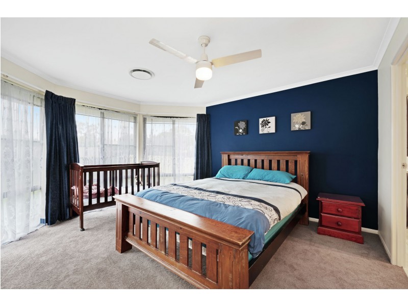 18 Sinclair Street, Wyreema QLD 4352