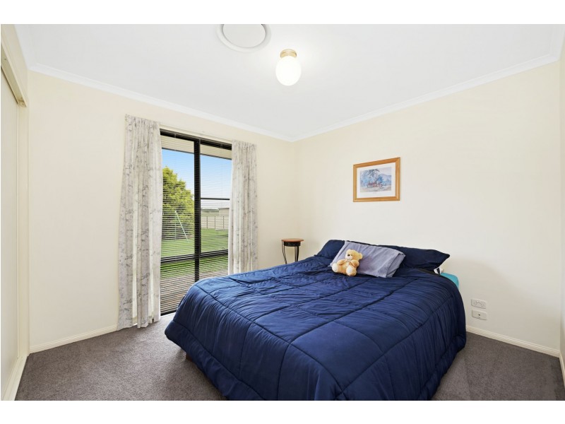 18 Sinclair Street, Wyreema QLD 4352