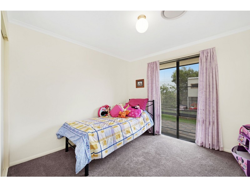 18 Sinclair Street, Wyreema QLD 4352