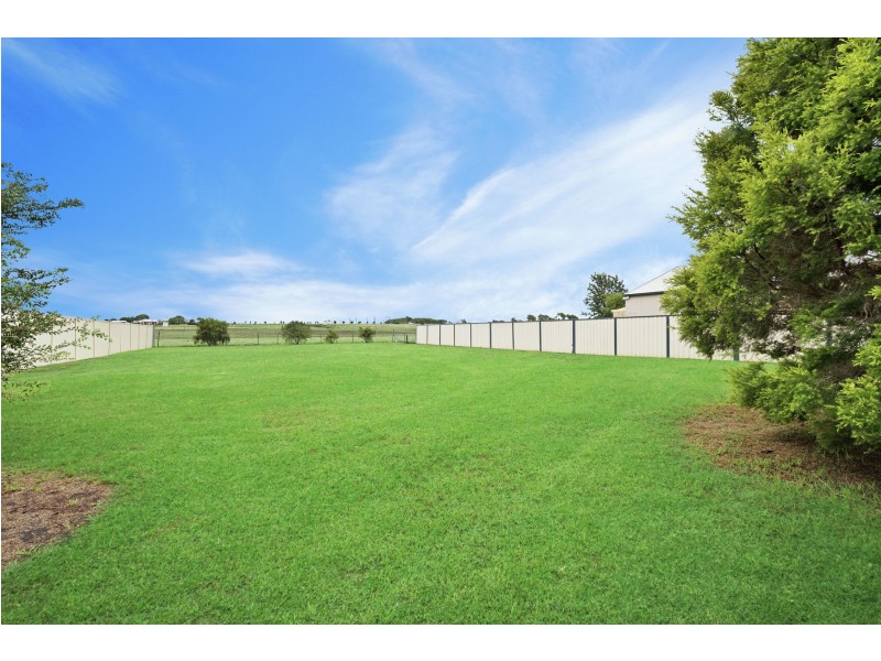18 Sinclair Street, Wyreema QLD 4352