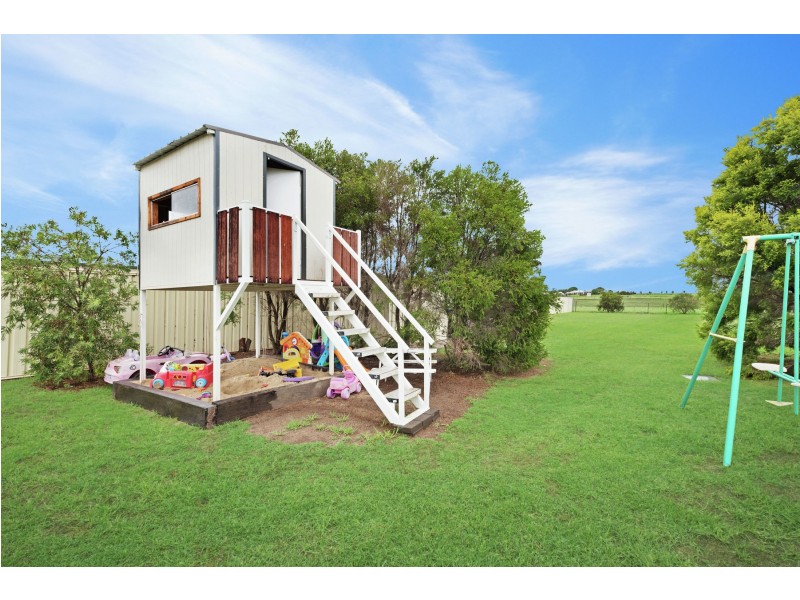 18 Sinclair Street, Wyreema QLD 4352