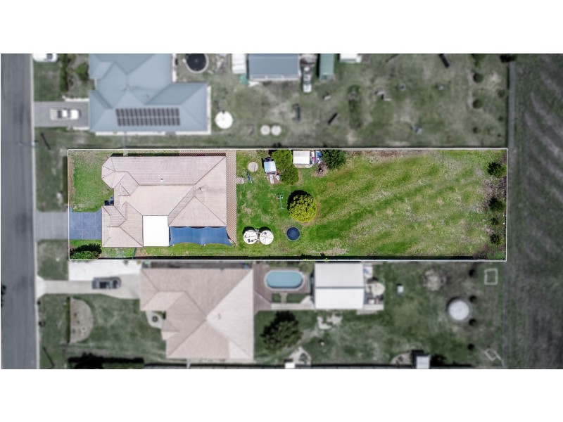 18 Sinclair Street, Wyreema QLD 4352