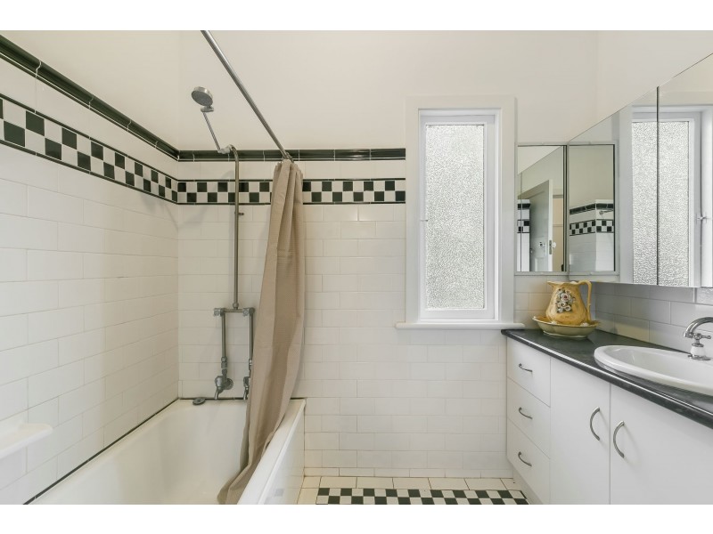 12 Carlton Street, North Toowoomba QLD 4350