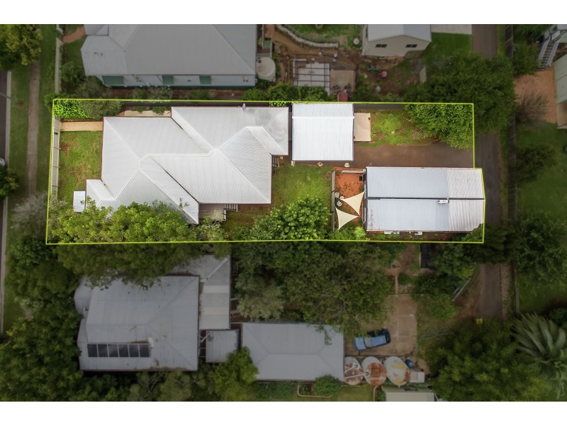 12 Carlton Street, North Toowoomba QLD 4350