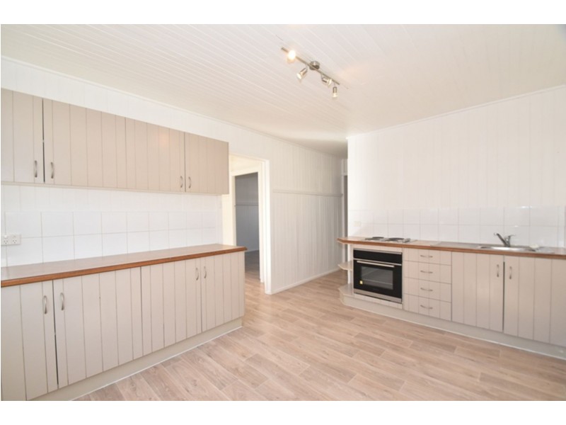 30 Swallow Court, Newtown QLD 4350