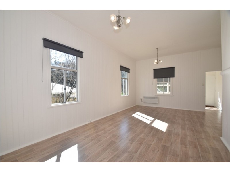 30 Swallow Court, Newtown QLD 4350