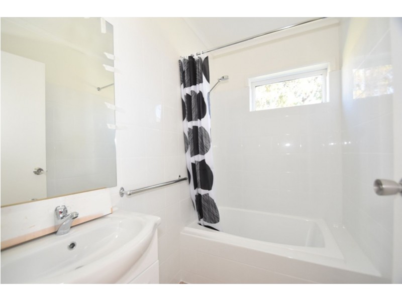 30 Swallow Court, Newtown QLD 4350