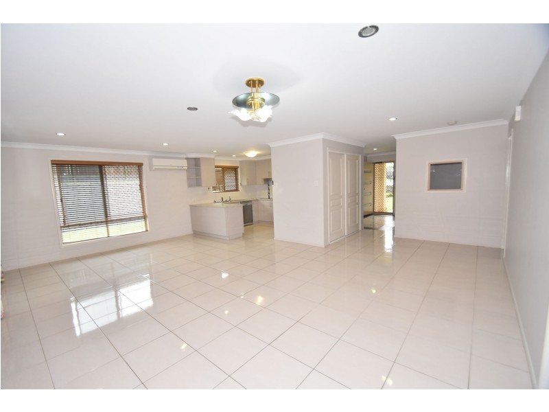6 Latham Court, Wilsonton Heights QLD 4350