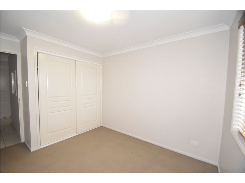 6 Latham Court, Wilsonton Heights QLD 4350