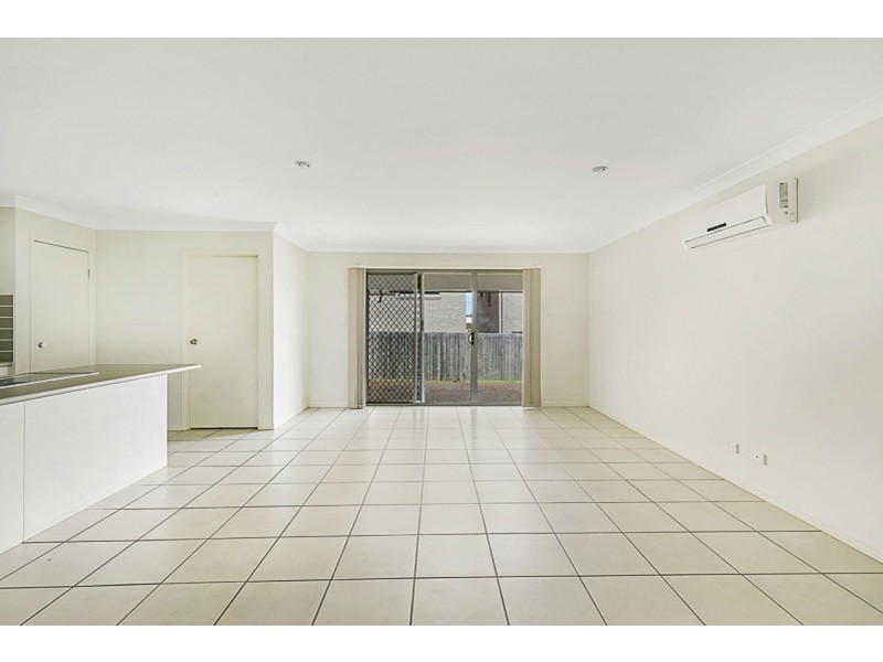 8 Sweeney Street, Kearneys Spring QLD 4350