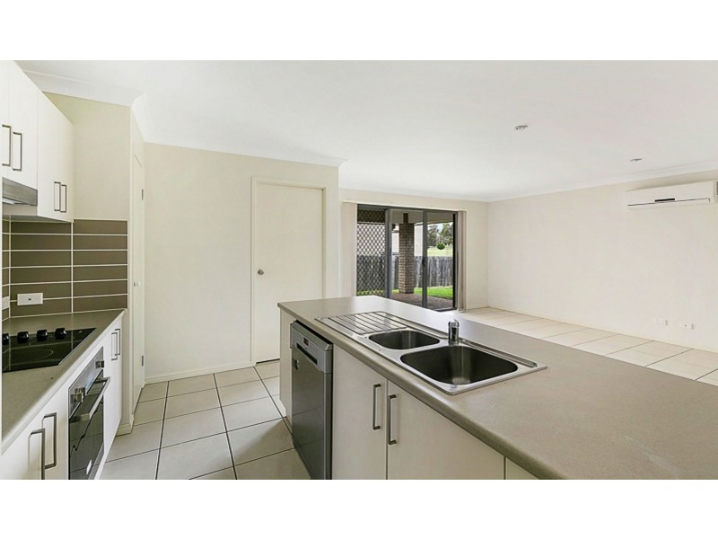 8 Sweeney Street, Kearneys Spring QLD 4350