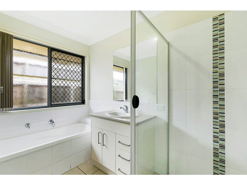 8 Sweeney Street, Kearneys Spring QLD 4350
