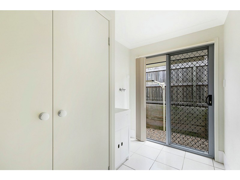 8 Sweeney Street, Kearneys Spring QLD 4350