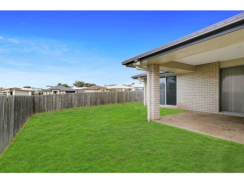 8 Sweeney Street, Kearneys Spring QLD 4350