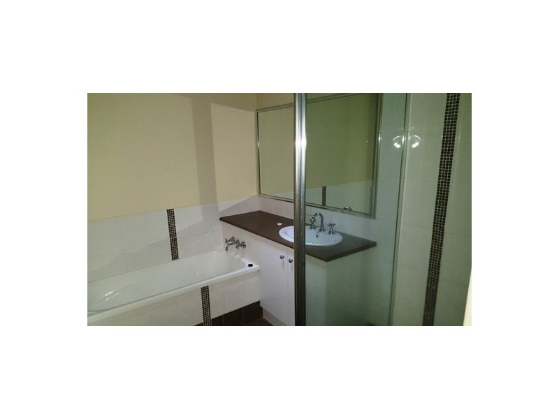 2/28 Pascoe Lane, Harlaxton QLD 4350