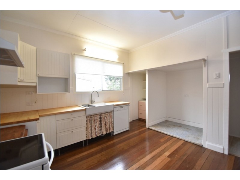 33 McIntyre Street, Centenary Heights QLD 4350