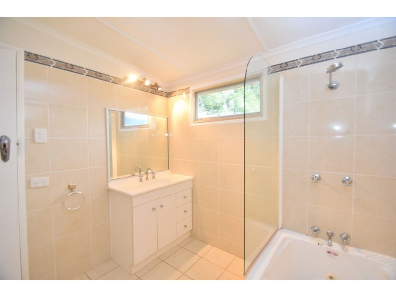 33 McIntyre Street, Centenary Heights QLD 4350