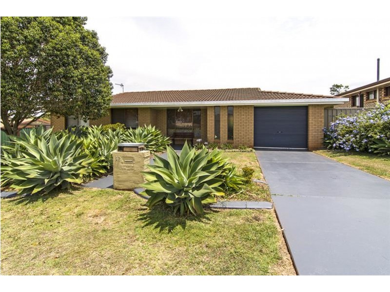 32 Charnley St, Kearneys Spring QLD 4350