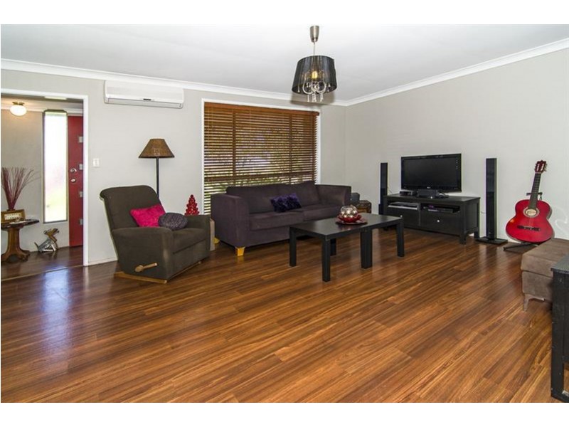 32 Charnley St, Kearneys Spring QLD 4350