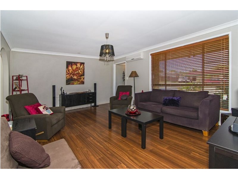 32 Charnley St, Kearneys Spring QLD 4350