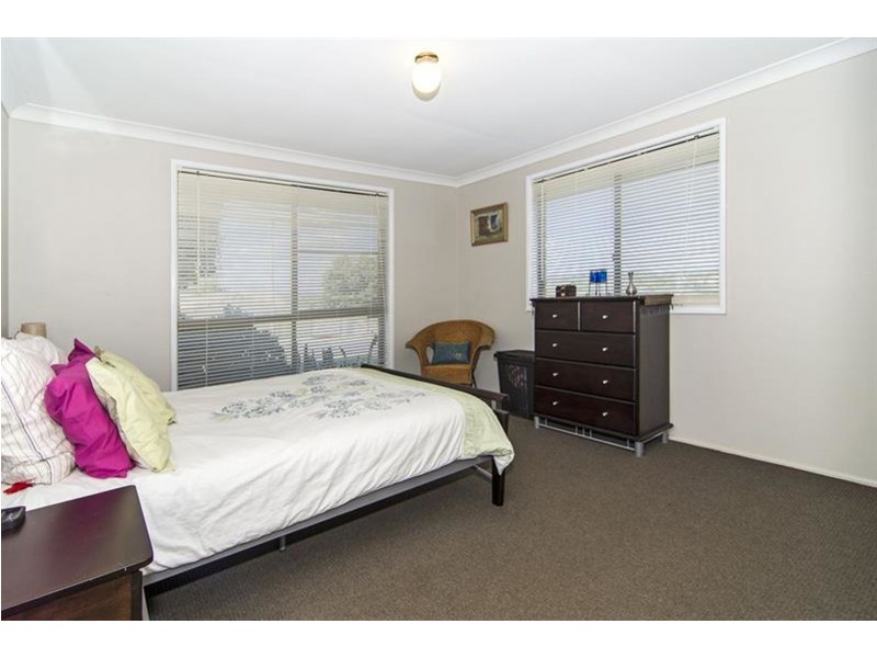 32 Charnley St, Kearneys Spring QLD 4350
