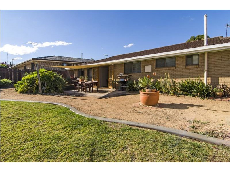 32 Charnley St, Kearneys Spring QLD 4350