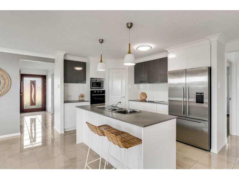 17 Kennard Street, Westbrook QLD 4350