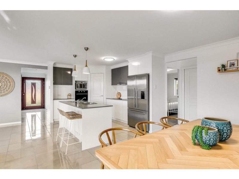 17 Kennard Street, Westbrook QLD 4350