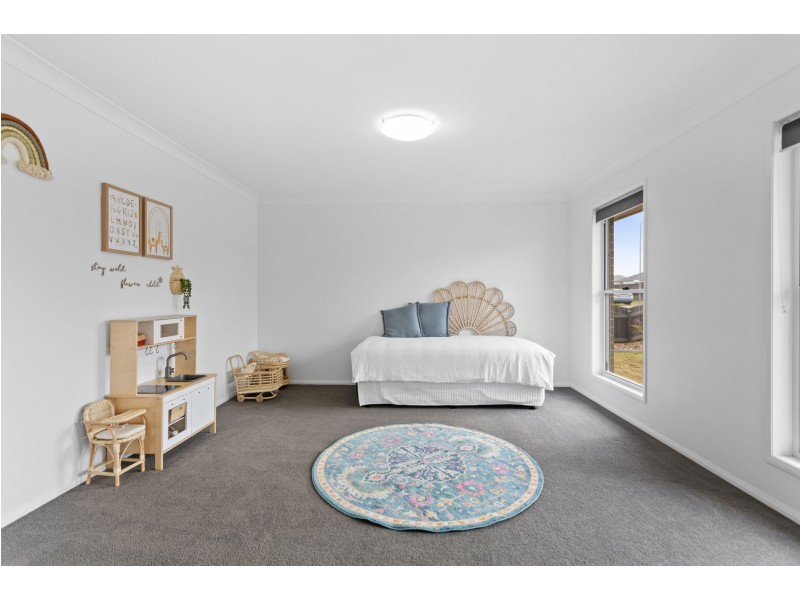 17 Kennard Street, Westbrook QLD 4350