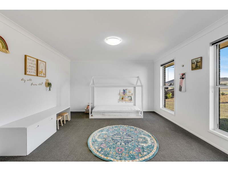 17 Kennard Street, Westbrook QLD 4350