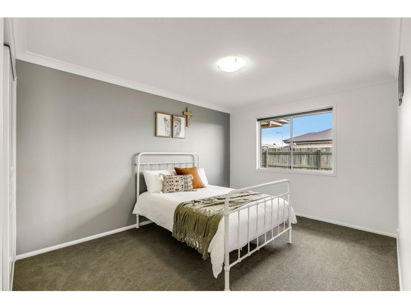17 Kennard Street, Westbrook QLD 4350