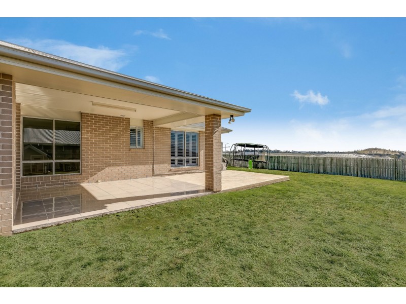 17 Kennard Street, Westbrook QLD 4350