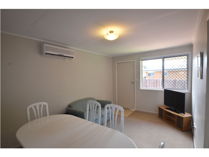 2/16a Debra Street, Centenary Heights QLD 4350